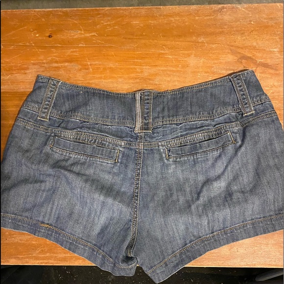 Women’s (junior sz) short - Picture 4 of 7